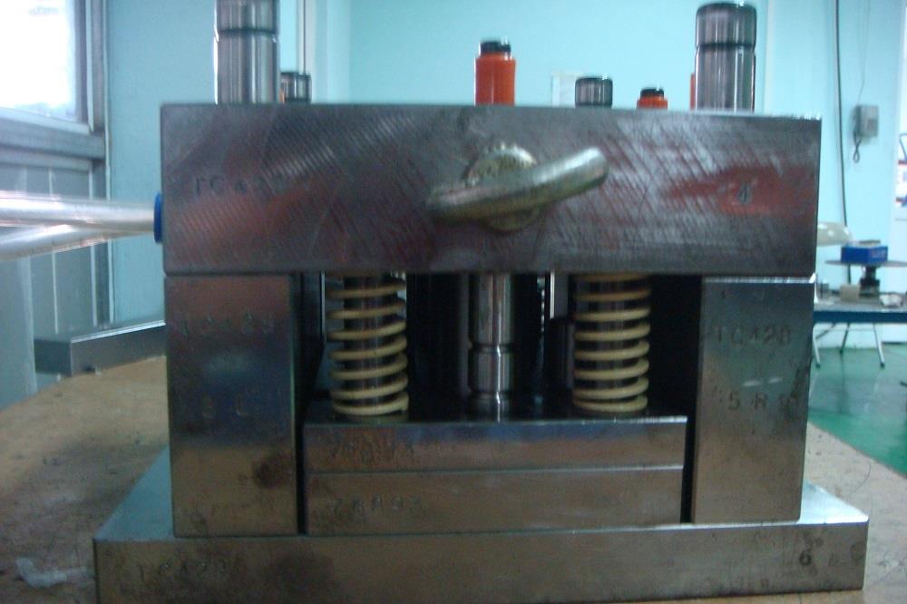Khuôn ép Nhựa 01 ( Mặt 2)